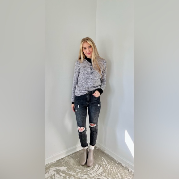 Karen Scott Petites | Large | grey & black sweater - Picture 3 of 8